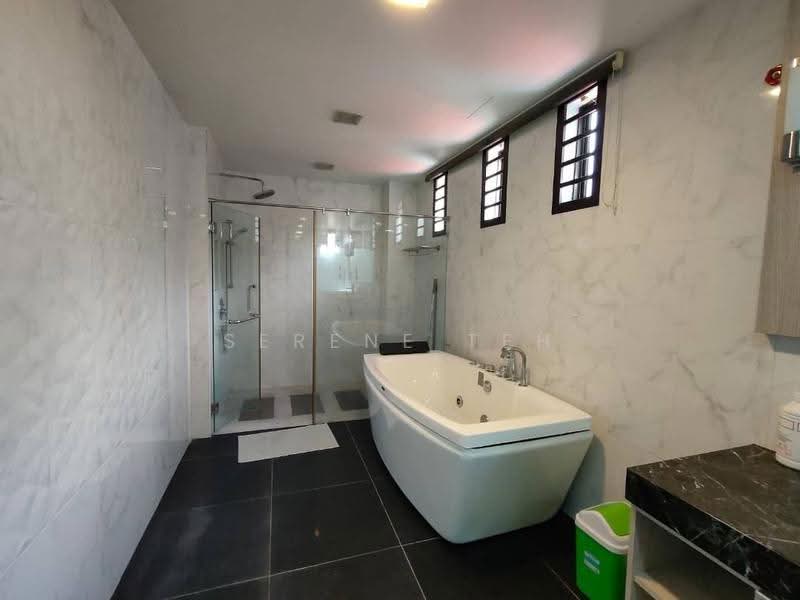 Semi-Detached House for Sale in Taman Pelangi (Johor Bahru) - Serene Teh - Bathroom - PropertyGuru.com.my