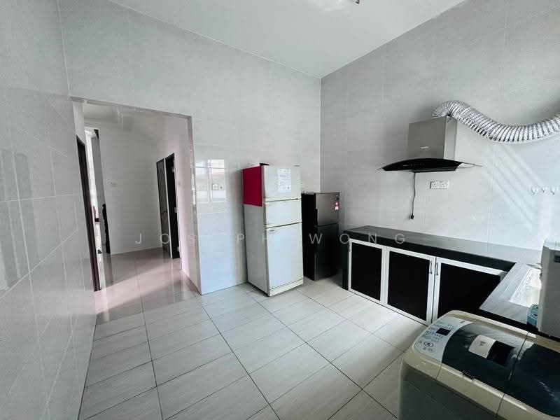 Bungalow House for Sale in Lahat (Perak) - Joseph Wong - Kitchen - PropertyGuru.com.my