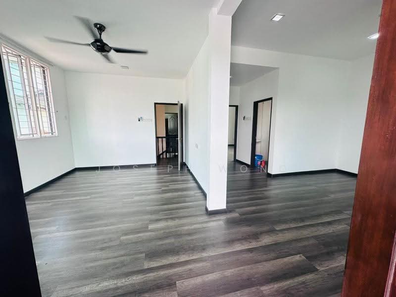 Bungalow House for Sale in Lahat (Perak) - Joseph Wong - Living Room - PropertyGuru.com.my