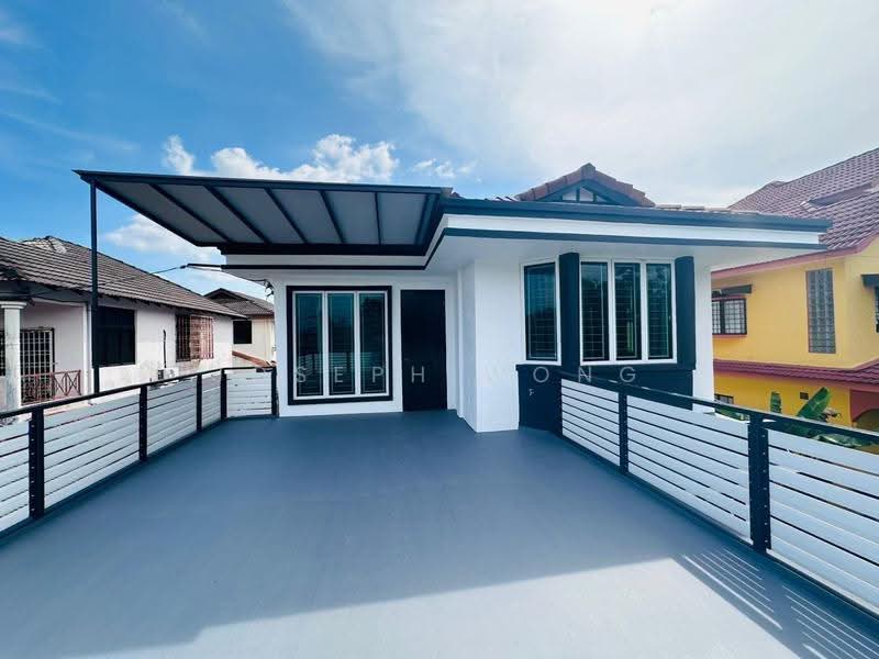 Bungalow House for Sale in Lahat (Perak) - Joseph Wong - Exterior - PropertyGuru.com.my