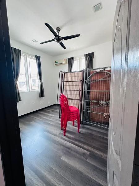 Bungalow House for Sale in Lahat (Perak) - Joseph Wong - Bedroom - PropertyGuru.com.my