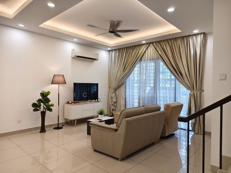 Rumah Teres untuk Dijual di Puchong (Selangor) - Eric Lau Mun Chung - Living Room - PropertyGuru.com.my