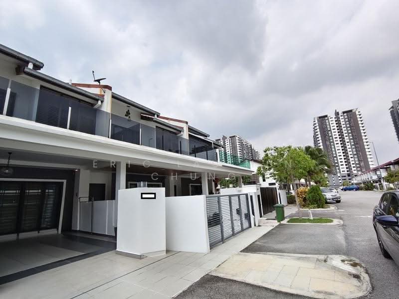 Rumah Teres untuk Dijual di Puchong (Selangor) - Eric Lau Mun Chung - Exterior - PropertyGuru.com.my