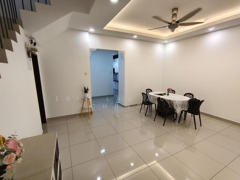 Rumah Teres untuk Dijual di Puchong (Selangor) - Eric Lau Mun Chung - Dining Room - PropertyGuru.com.my
