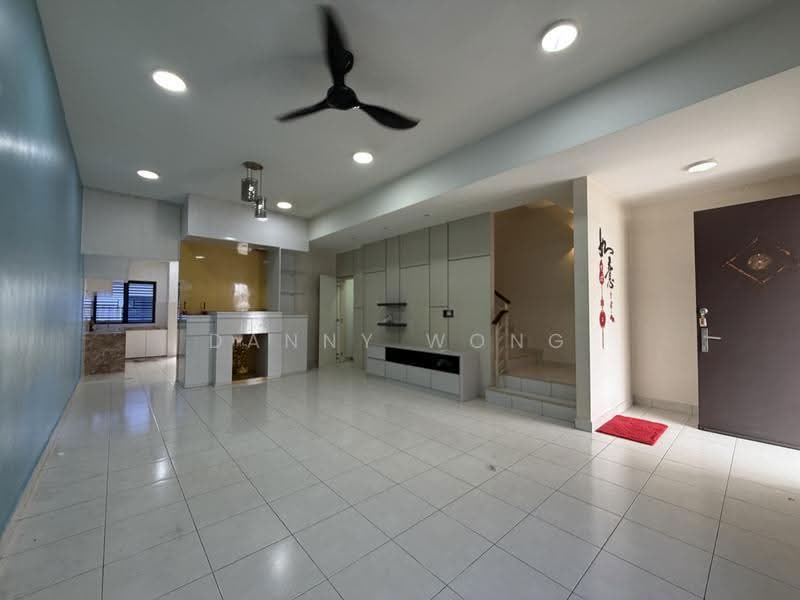 Rumah Teres 2-Tingkat untuk Disewa di M Residence 2 (Rawang) - Danny Wong - Living Room - PropertyGuru.com.my