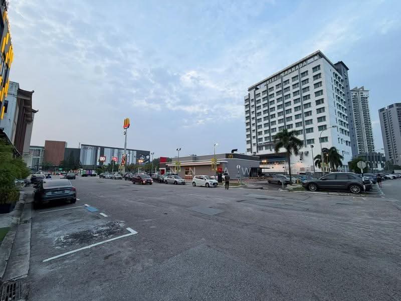Shop / Office for Sale in Bukit Indah (Iskandar Puteri (Nusajaya)) - Finn Aw - Exterior - PropertyGuru.com.my
