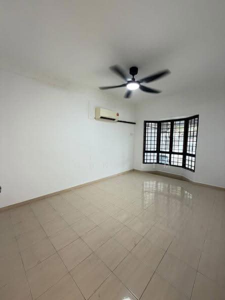 1-storey Terraced House for Sale in Taman Universiti (Skudai) - Yvonne Lim - Living Room - PropertyGuru.com.my