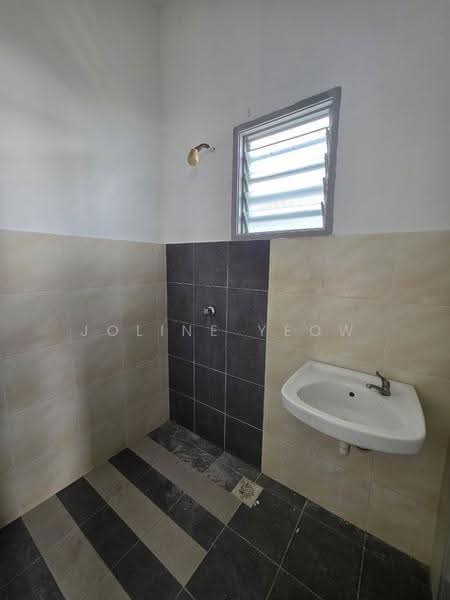 1-storey Terraced House for Sale in Taman Pengkalan Pertama (Ipoh) - Joline YEOW - Bathroom - PropertyGuru.com.my
