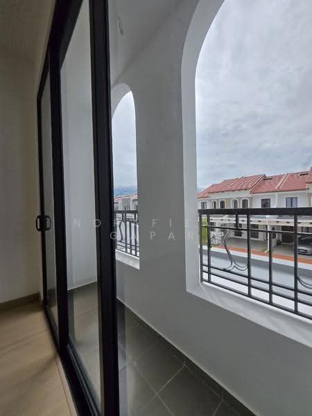 Rumah Teres 2-Tingkat untuk Disewa di Setia Safiro (Cyberjaya) - NoraFizah Gapar - Balcony - PropertyGuru.com.my