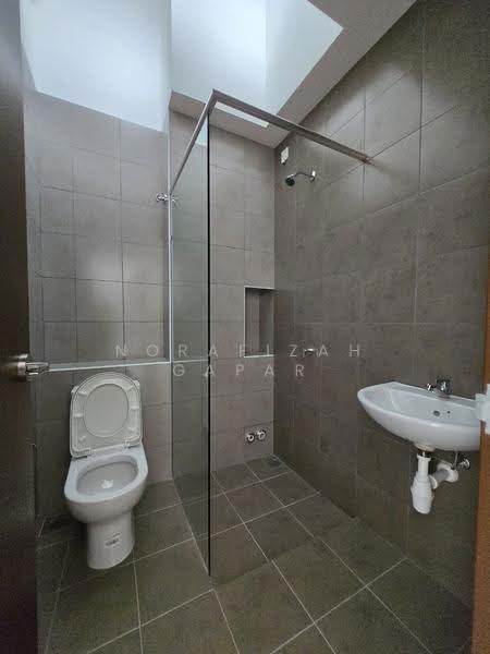 Rumah Teres 2-Tingkat untuk Disewa di Setia Safiro (Cyberjaya) - NoraFizah Gapar - Bathroom - PropertyGuru.com.my