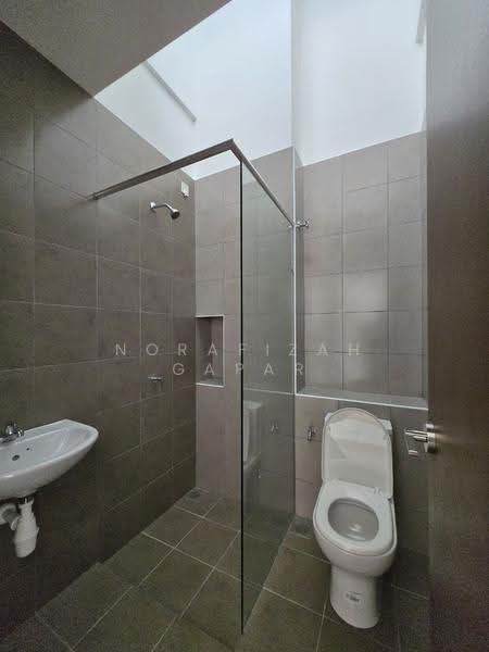Rumah Teres 2-Tingkat untuk Disewa di Setia Safiro (Cyberjaya) - NoraFizah Gapar - Bathroom - PropertyGuru.com.my