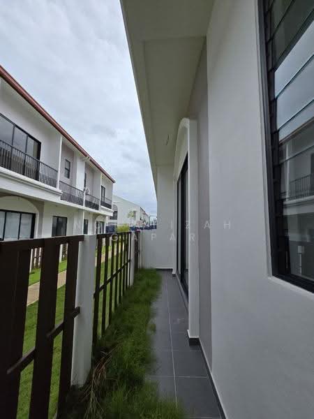 Rumah Teres 2-Tingkat untuk Disewa di Setia Safiro (Cyberjaya) - NoraFizah Gapar - Exterior - PropertyGuru.com.my