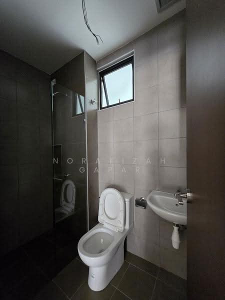 Rumah Teres 2-Tingkat untuk Disewa di Setia Safiro (Cyberjaya) - NoraFizah Gapar - Bathroom - PropertyGuru.com.my
