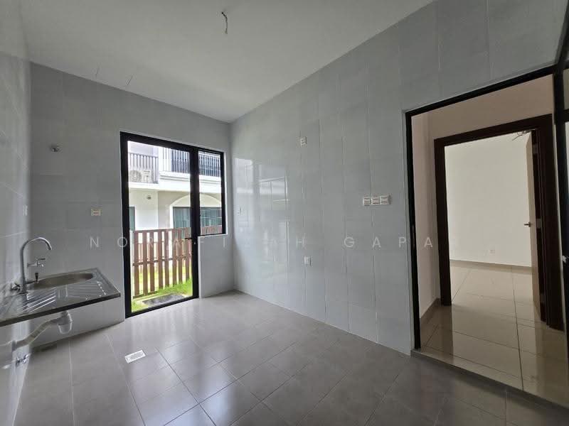 Rumah Teres 2-Tingkat untuk Disewa di Setia Safiro (Cyberjaya) - NoraFizah Gapar - Kitchen - PropertyGuru.com.my