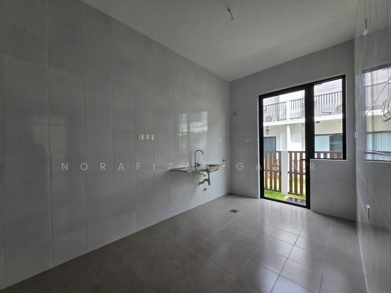 Rumah Teres 2-Tingkat untuk Disewa di Setia Safiro (Cyberjaya) - NoraFizah Gapar - Kitchen - PropertyGuru.com.my