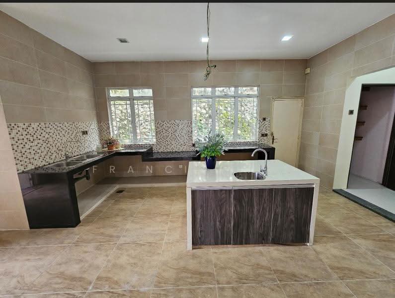 Bungalow House for Sale in Saujana Impian (Kajang) - Francis Thee - PropertyGuru.com.my