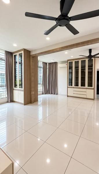Kondominium untuk Dijual di The Seed Taman Sutera Utama - U Hon Kun - Living Room - PropertyGuru.com.my