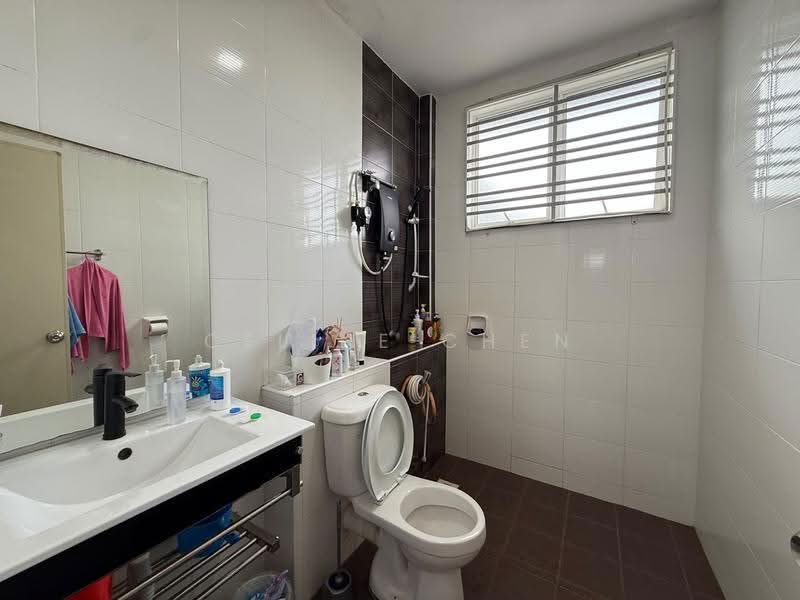 Rumah Teres 2-Tingkat untuk Dijual di Taman Bukit Katil Damai (Bukit Katil) - Celine Chen - Bathroom - PropertyGuru.com.my