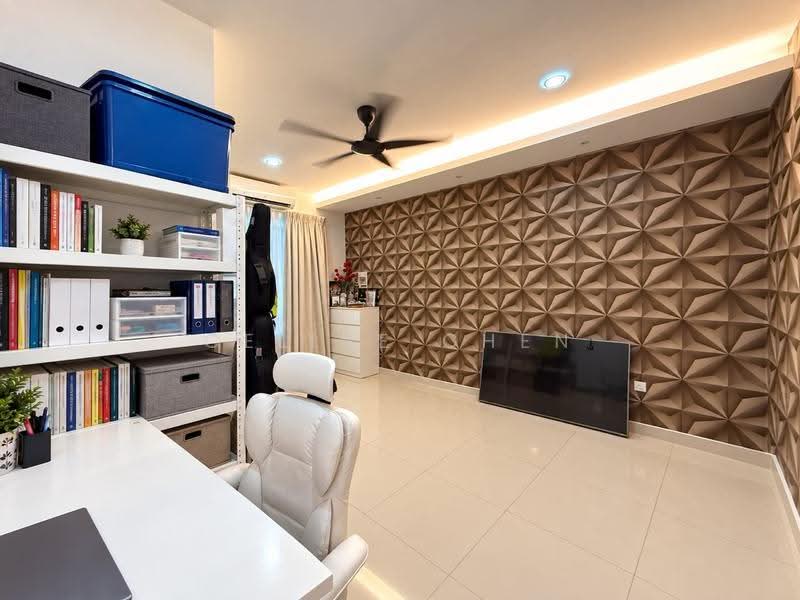Rumah Teres 2-Tingkat untuk Dijual di Taman Bukit Katil Damai (Bukit Katil) - Celine Chen - Study - PropertyGuru.com.my