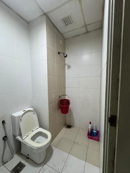 Condominium for Sale at The Wharf Residence - Paul Lee - Bathroom - PropertyGuru.com.my