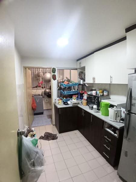 Service Residence for Sale at Bayu Puteri 3 - Yvonne Lim - Kitchen - PropertyGuru.com.my