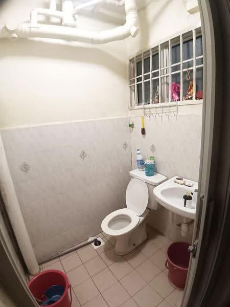 Service Residence for Sale at Bayu Puteri 3 - Yvonne Lim - Bathroom - PropertyGuru.com.my