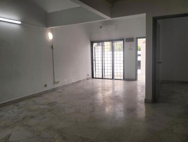 1.5-storey Terraced House for Rent in Usj 2 (Subang Jaya) - Lydia Loo - Living Room - PropertyGuru.com.my