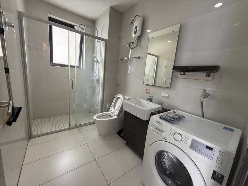 Kondominium untuk Disewa di Bay Point @ Country Garden Danga Bay - Jacky Ong - Bathroom - PropertyGuru.com.my