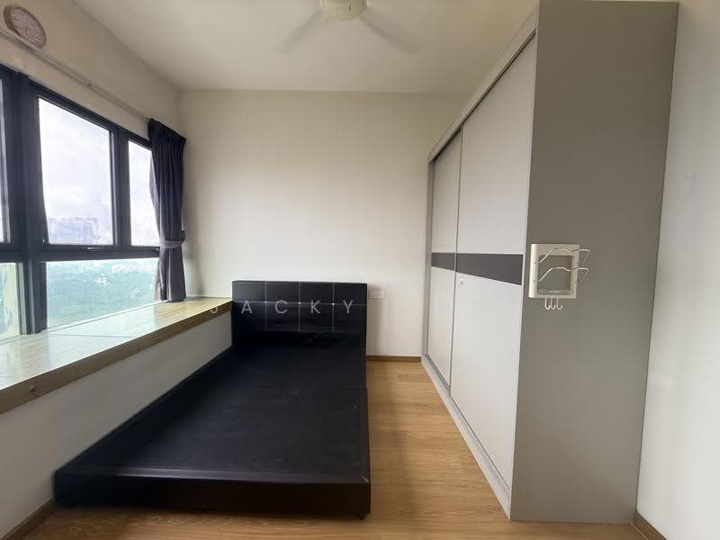 Kondominium untuk Disewa di Bay Point @ Country Garden Danga Bay - Jacky Ong - Bedroom - PropertyGuru.com.my