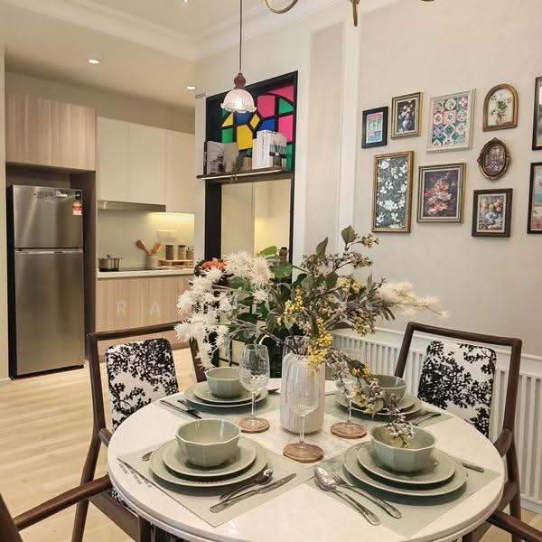 Kediaman Servis untuk Dijual di Tuan Straits Residency - Rachel Lee - Dining Room - PropertyGuru.com.my