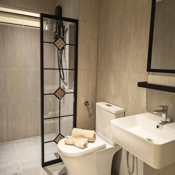 Kediaman Servis untuk Dijual di Tuan Straits Residency - Rachel Lee - Bathroom - PropertyGuru.com.my