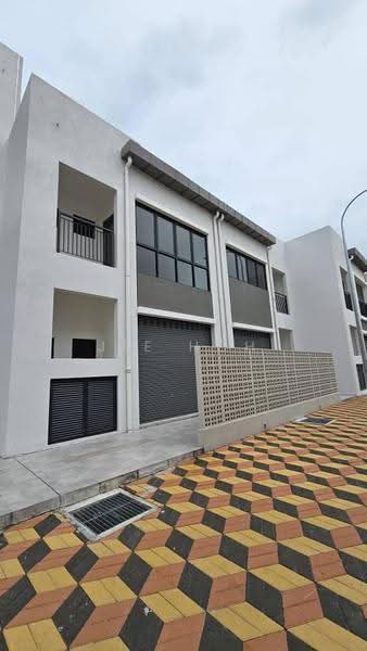 Shop for Rent in Bandar Rimbayu (Telok Panglima Garang) - Jie Hoh - Exterior - PropertyGuru.com.my