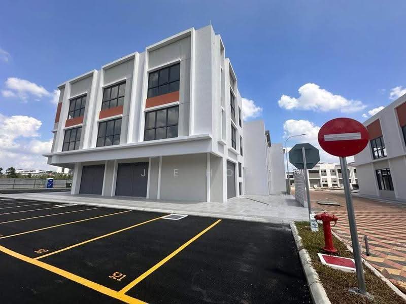Shop for Rent in Bandar Rimbayu (Telok Panglima Garang) - Jie Hoh - Exterior - PropertyGuru.com.my