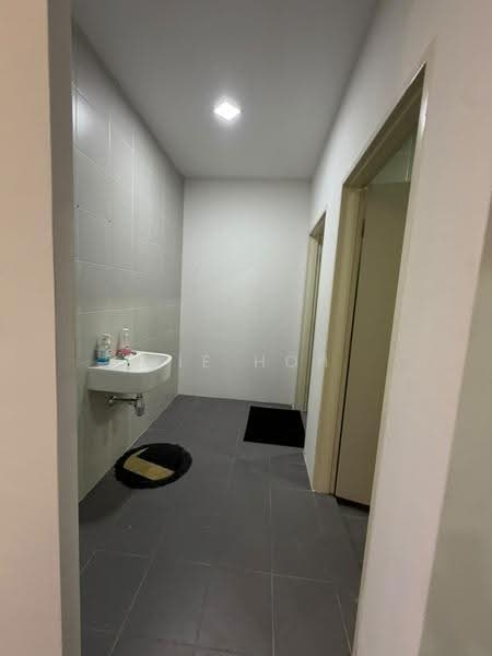 Shop for Rent in Eco Sanctuary (Telok Panglima Garang) - Jie Hoh - Corridor - PropertyGuru.com.my