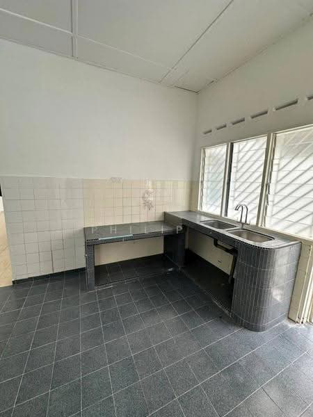 1-storey Terraced House for Sale in Taman Universiti (Skudai) - Philip . - Kitchen - PropertyGuru.com.my