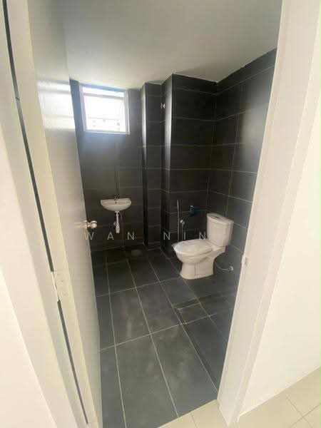 Service Residence for Sale at Midas @ Seri Alam - Wan Ning - Bathroom - PropertyGuru.com.my