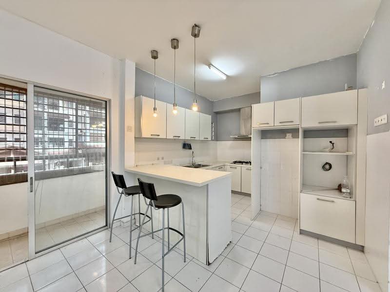 Townhouse for Sale in Batu Caves (Selangor) - DJULIA JAMAL - Kitchen - PropertyGuru.com.my
