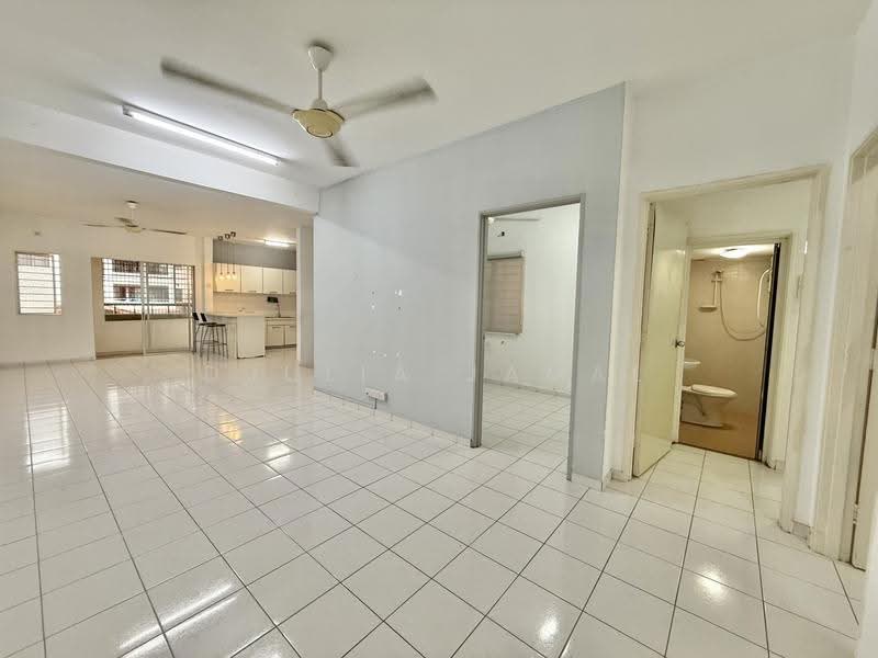 Townhouse for Sale in Batu Caves (Selangor) - DJULIA JAMAL - Living Room - PropertyGuru.com.my