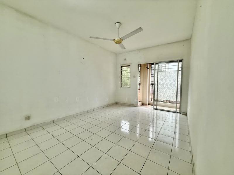 Townhouse for Sale in Batu Caves (Selangor) - DJULIA JAMAL - Bedroom - PropertyGuru.com.my