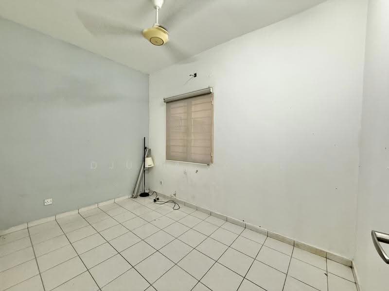 Townhouse for Sale in Batu Caves (Selangor) - DJULIA JAMAL - Bedroom - PropertyGuru.com.my