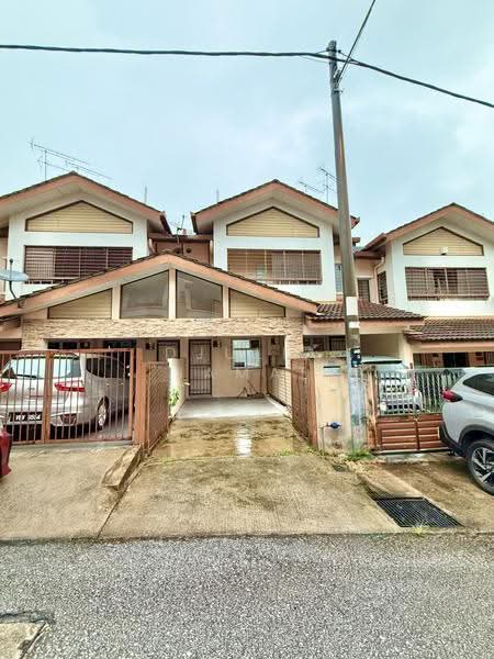 Townhouse for Sale in Batu Caves (Selangor) - DJULIA JAMAL - Exterior - PropertyGuru.com.my