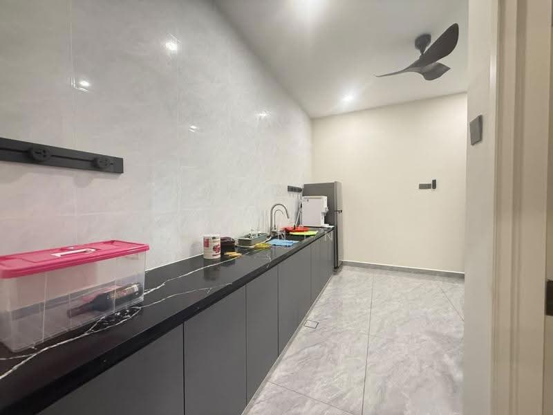 Cluster House for Sale in Kota Tinggi (Johor) - Wan Ning - Kitchen - PropertyGuru.com.my
