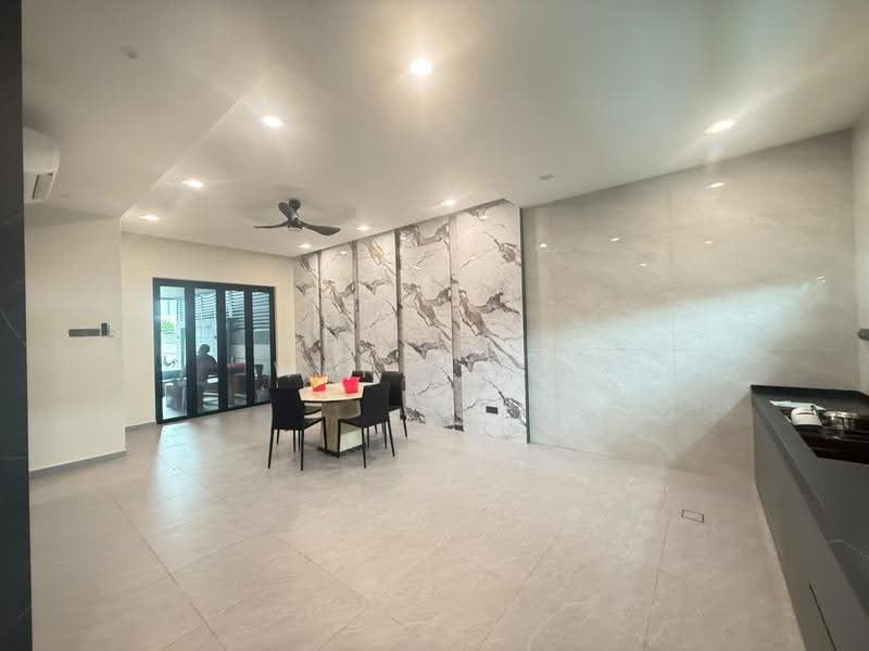 Cluster House for Sale in Kota Tinggi (Johor) - Wan Ning - Dining Room - PropertyGuru.com.my