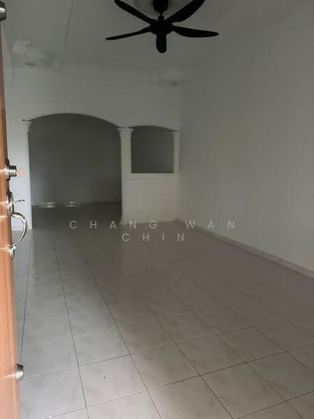 2-storey Terraced House for Sale in Taman Sri Kluang (Kluang) - Chang Wan Chin - Living Room - PropertyGuru.com.my