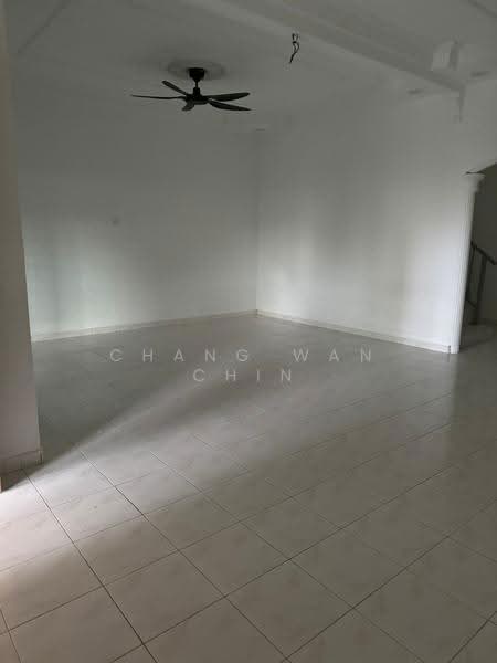2-storey Terraced House for Sale in Taman Sri Kluang (Kluang) - Chang Wan Chin - Living Room - PropertyGuru.com.my