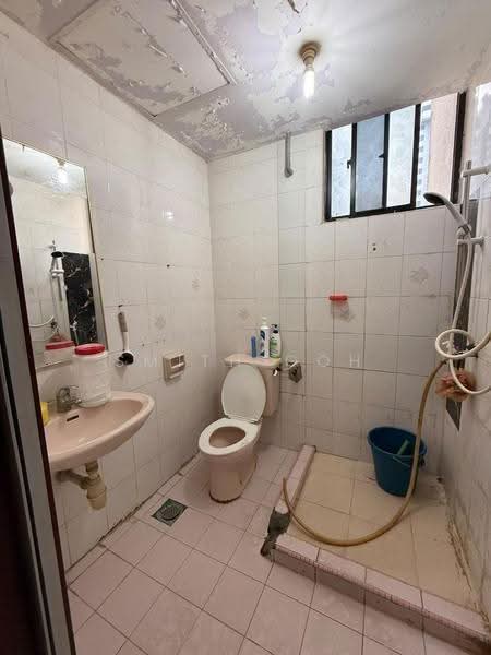 Apartment for Sale at Mewah View Luxurious Apartments - Smith Goh - Bathroom - PropertyGuru.com.my