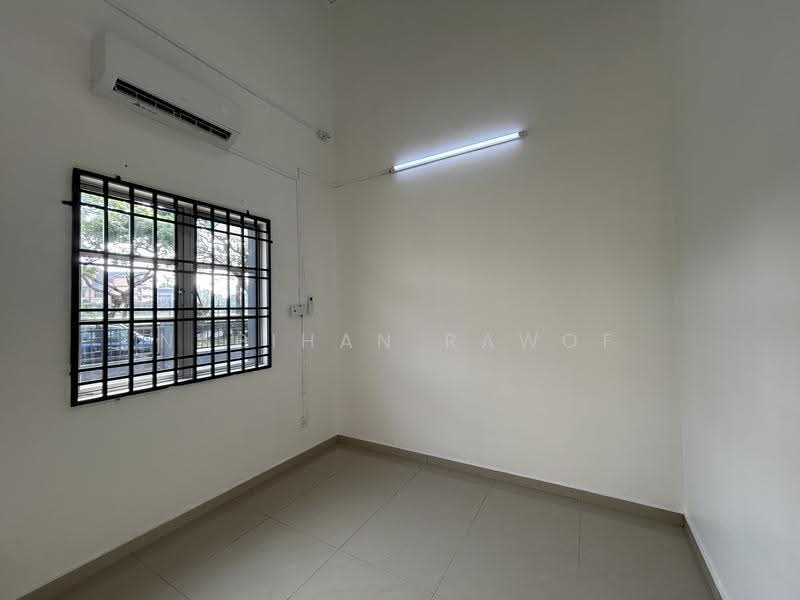 1-storey Terraced House for Rent in Bukit Indah (Ampang) - Nabihan Rawof - Second Bedroom - PropertyGuru.com.my