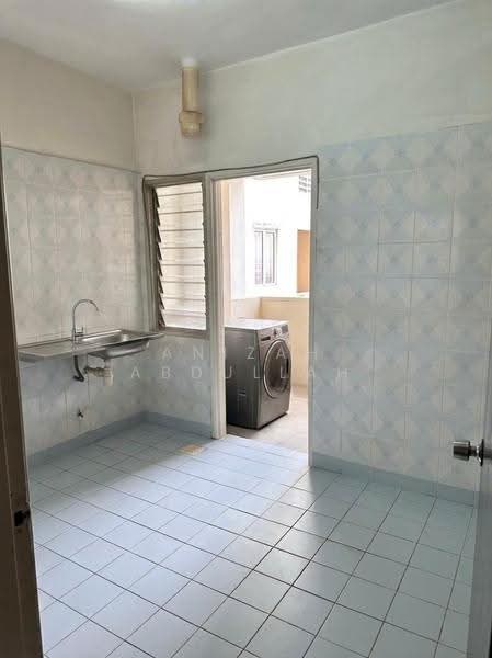 Pangsapuri untuk Dijual di Pangsapuri Mawar Sari - Anizah Abdullah - Kitchen - PropertyGuru.com.my