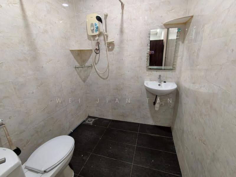 2-storey Terraced House for Rent in Johor Bahru (Johor) - Wei Jian Tan - Bathroom - PropertyGuru.com.my