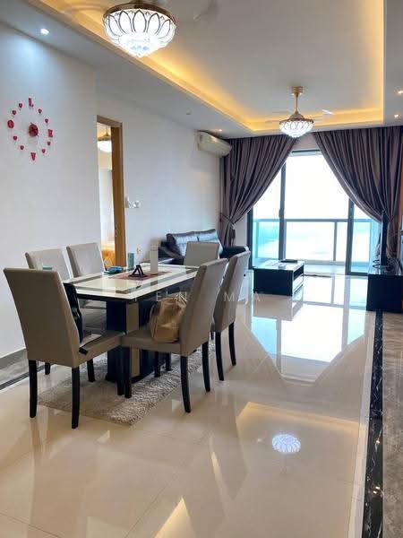 Kediaman Servis untuk Dijual di R&F Princess Cove Phase 1 - Yen Ma - Living Room - PropertyGuru.com.my